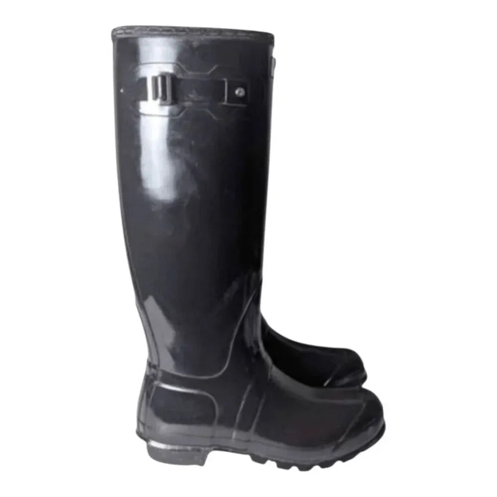 HUNTER Original Tall Gloss Rain Boot In Black Size M8/W9
